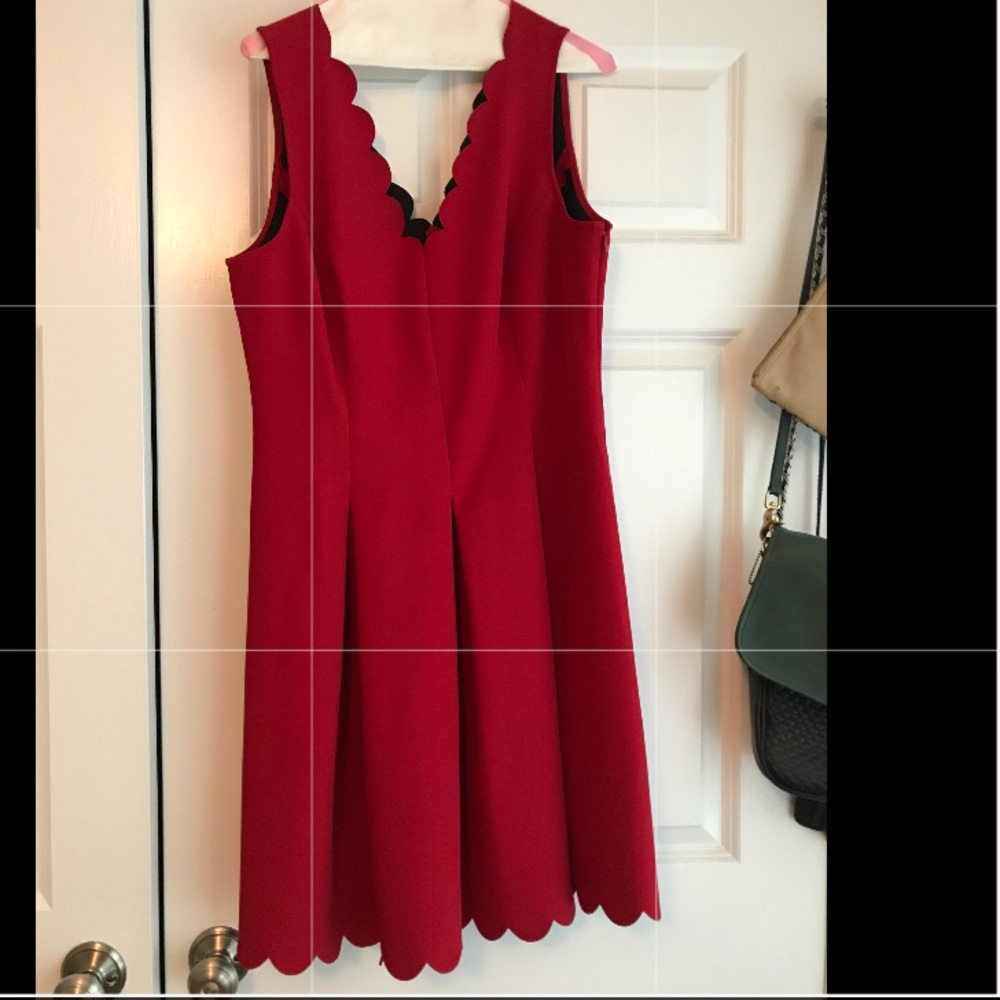 Banana Republic red scallop dress w/pockets